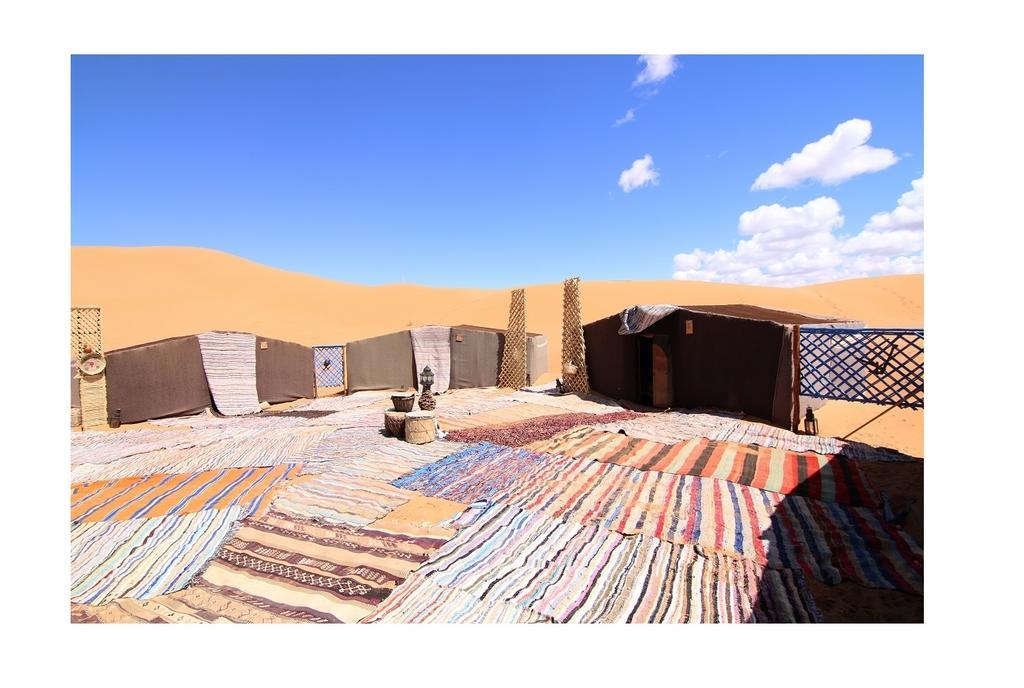 Bivouac Le Petit Prince Merzouga Bagian luar foto
