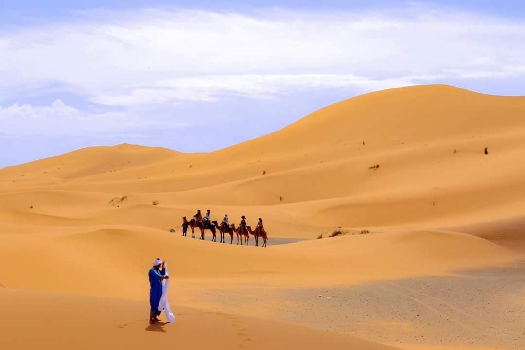 Bivouac Le Petit Prince Merzouga Bagian luar foto